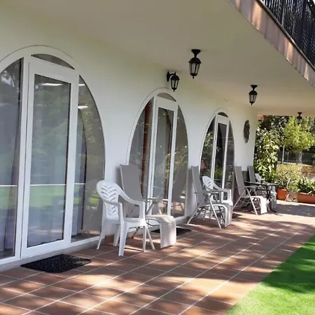 Sea-view Cozy Aptm W Amazing Pool & Trampoline For Kids! Apartment