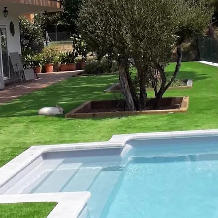 Sea-view Cozy Aptm W Amazing Pool & Trampoline For Kids! Apartment