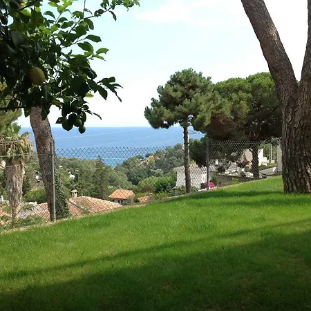 Sea-view Cozy Aptm W Amazing Pool & Trampoline For Kids!